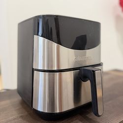 Gourmia Air Fryer GAF680 Digital Free Fry Air Fryer- No Oil Healthy Frying - LCD Display - 8 Presets - 1700 Watt - 6 Qt Basket Pan