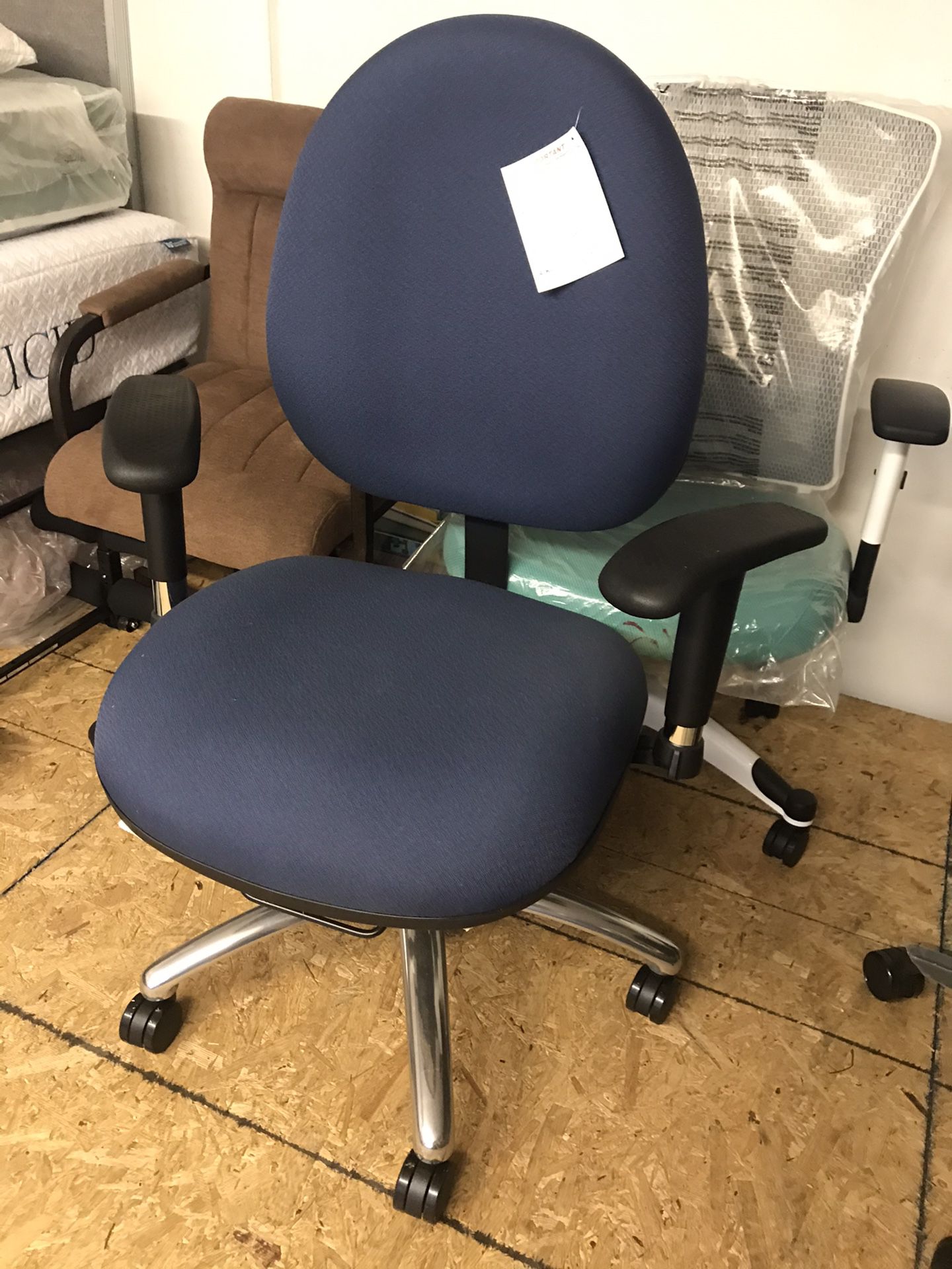 New big and tall office chair