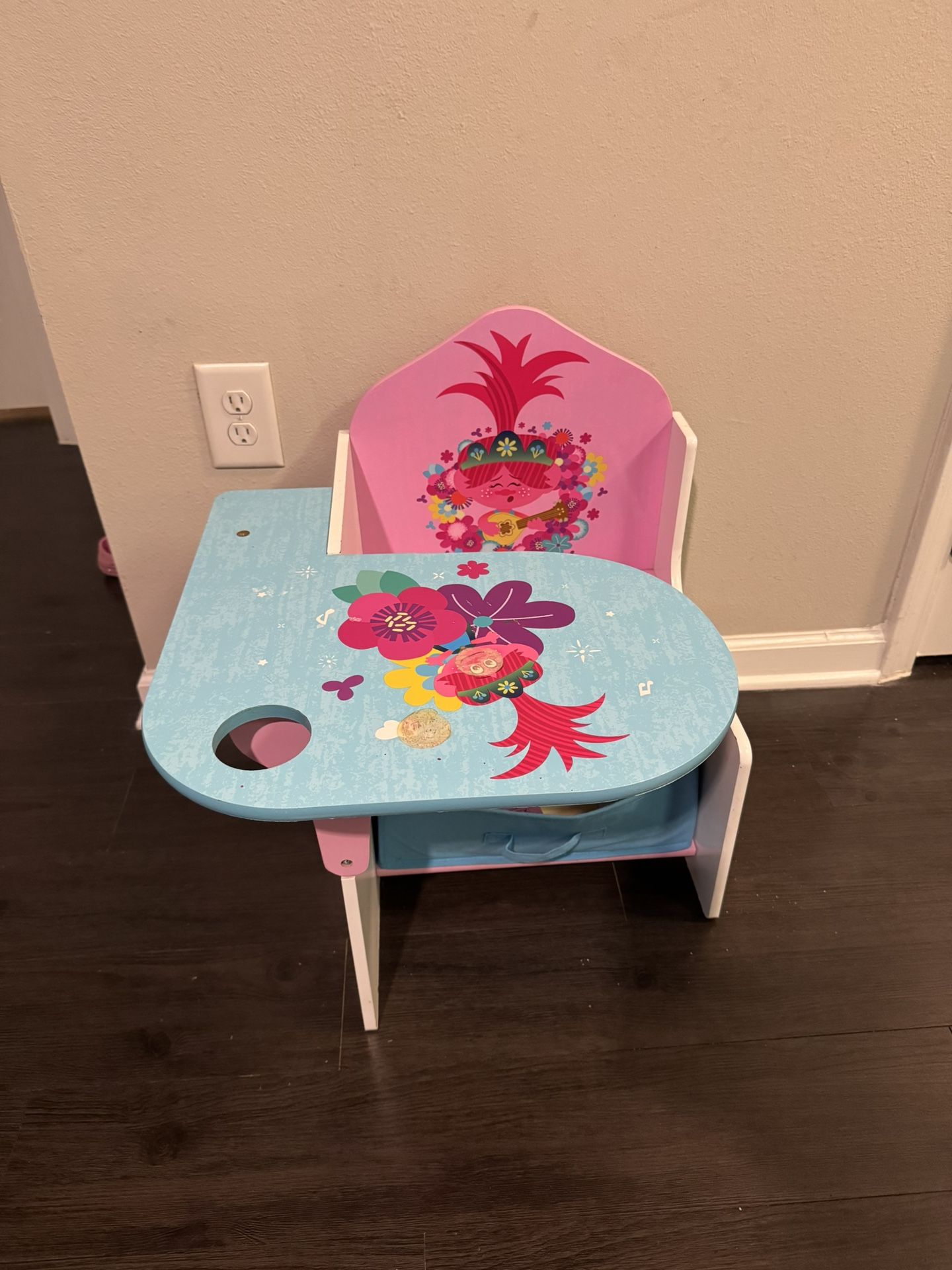 Trolls Kids Chair Desk