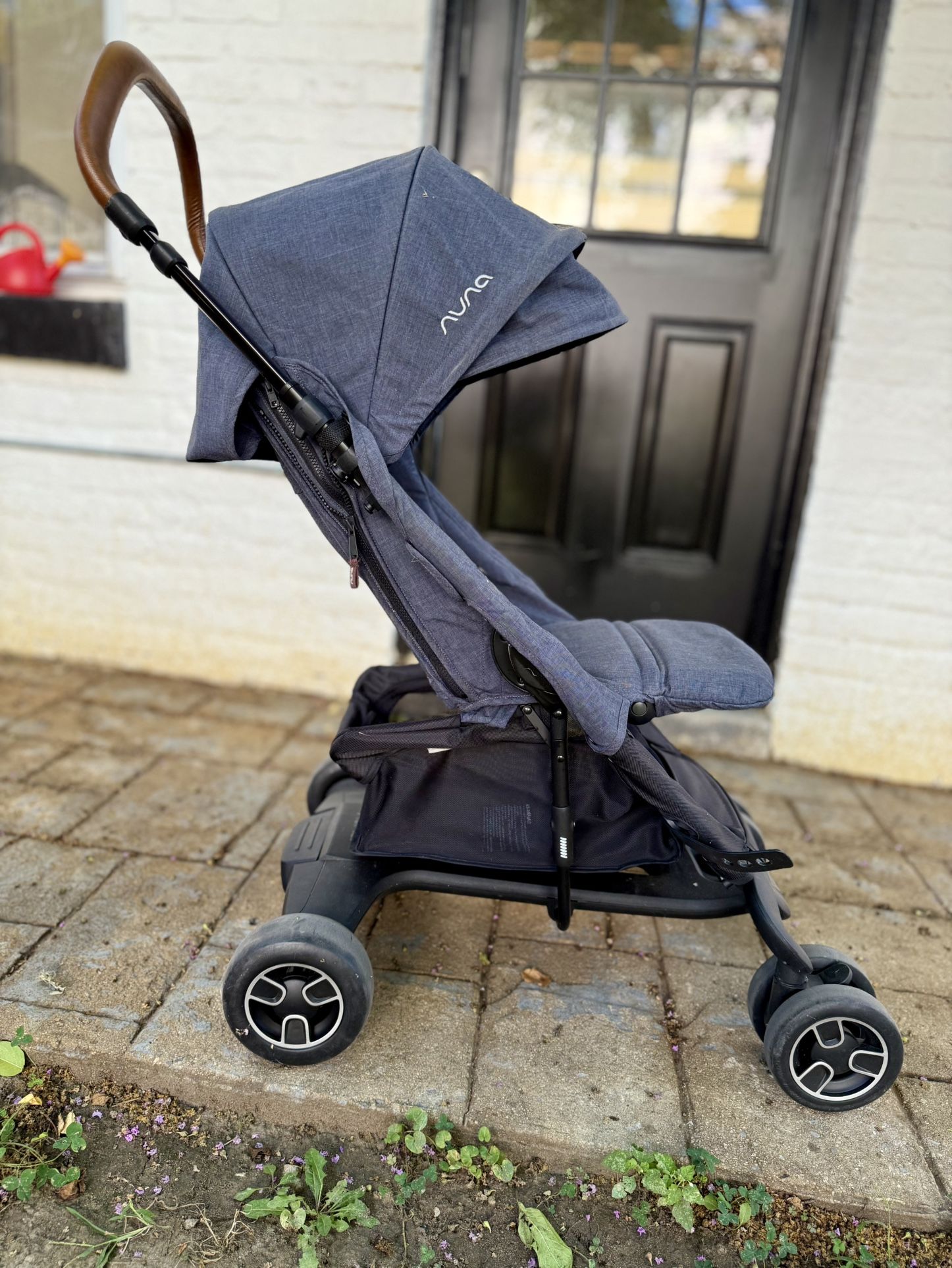 Nuna Pepp Next Stroller – Excellent Condition, Folds Flat