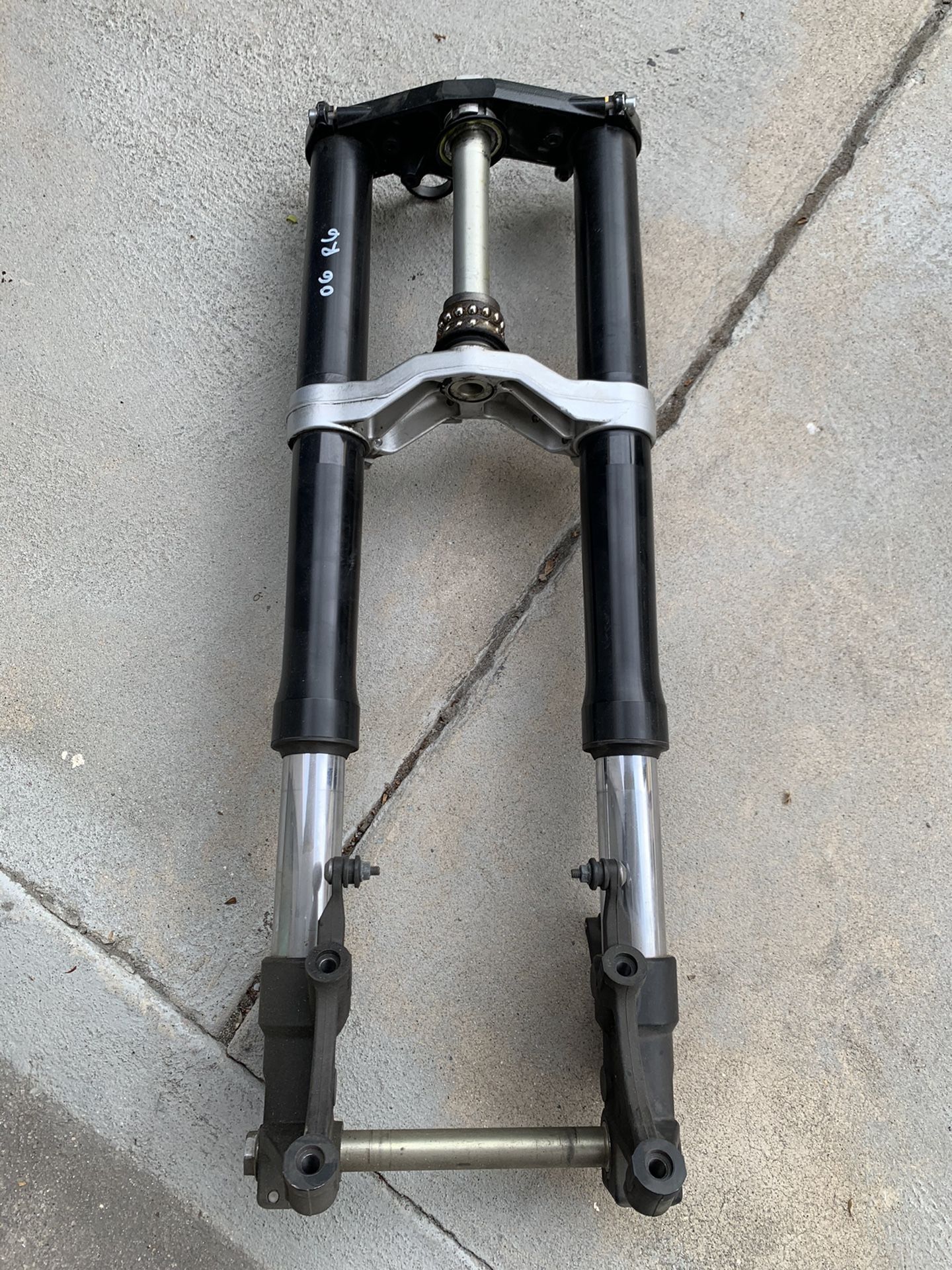 R6 front forks, brakes, rim for Sale in Los Angeles, CA - OfferUp