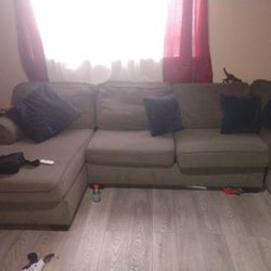 Sectional Couch Normal Wear (Grayish Color) Clean No Rips Or Tears Or Stains Really Comfy 