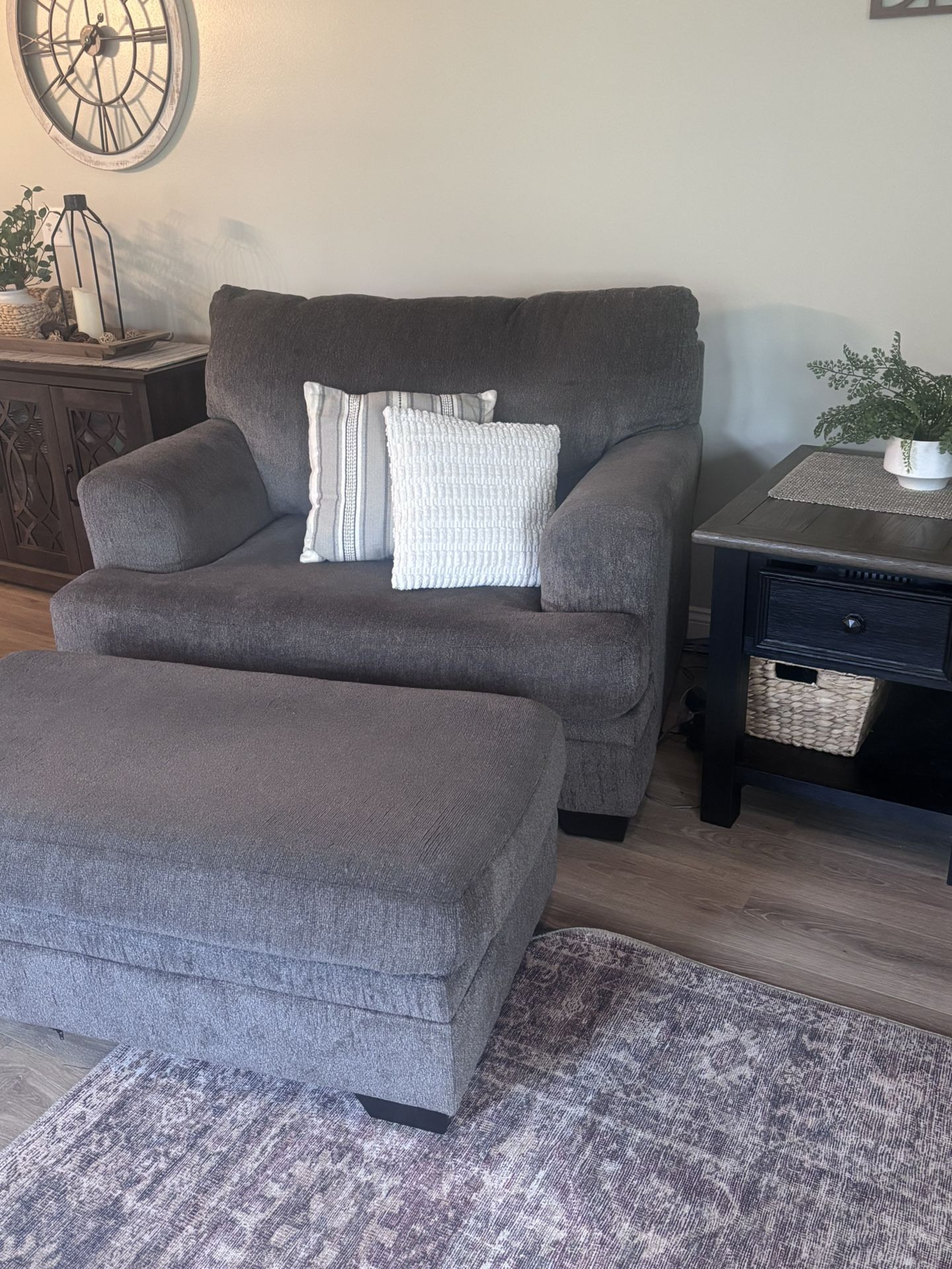 Signature Design by Ashley Oversized Chair Chair and Half Ottoman Grey