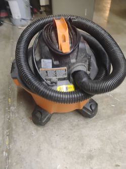 Wet/dry shop vacuum