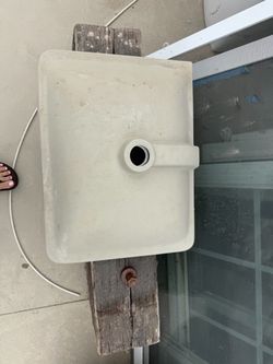 Under mount bathroom sink