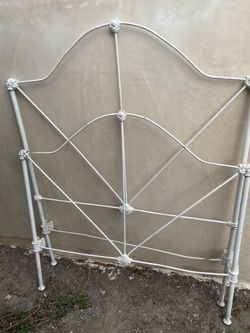 Vintage twin Wrought iron Bed 