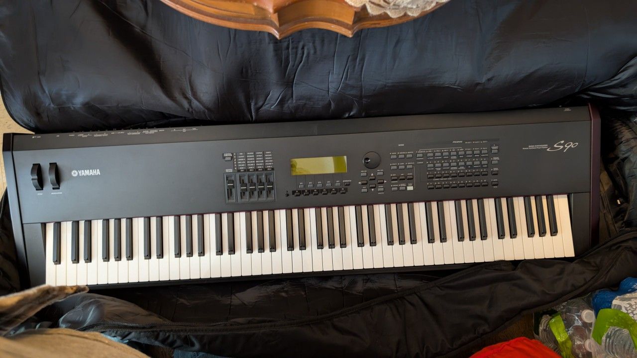Yamaha S90 Synthesizer Controller