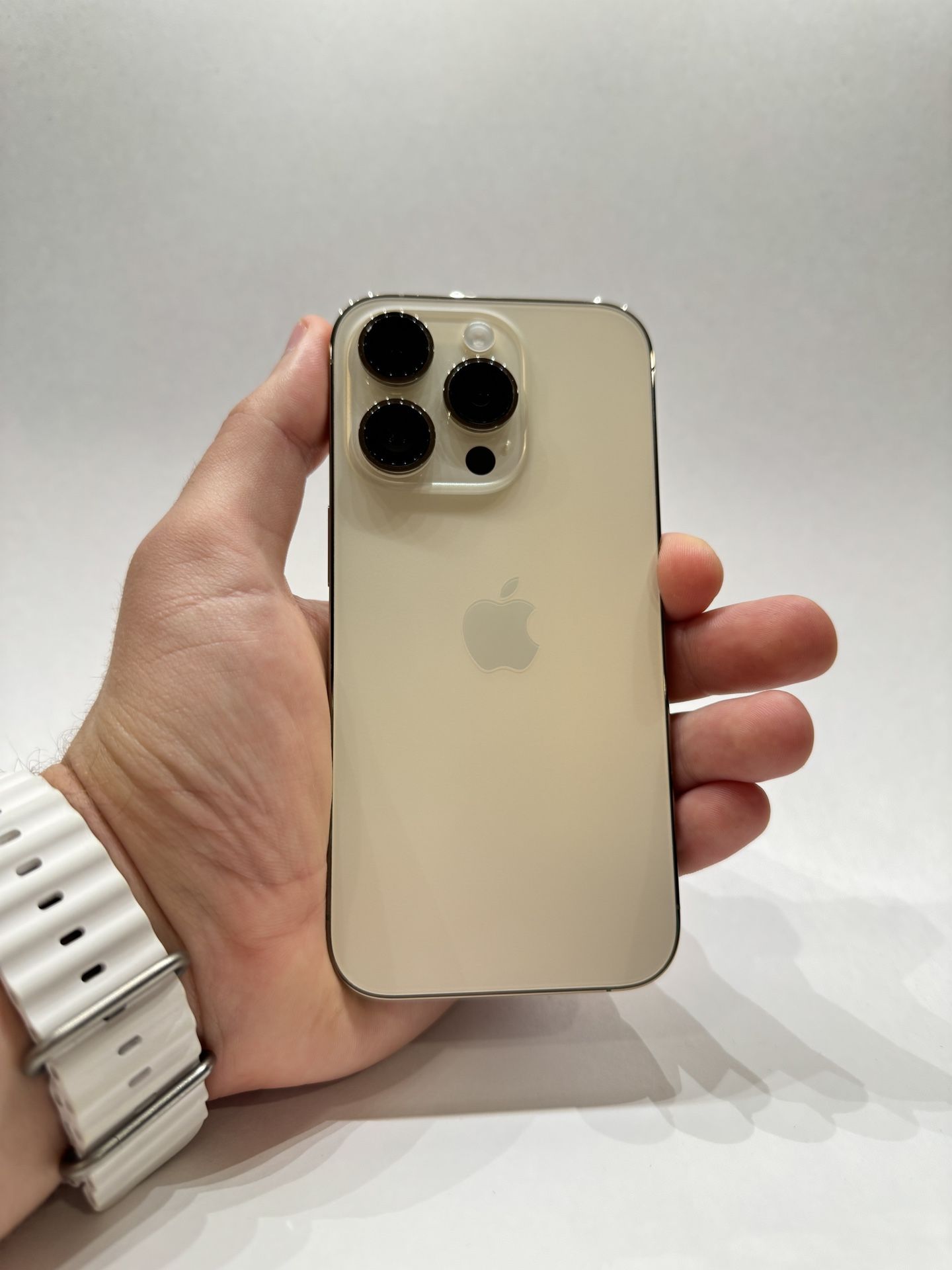 iPhone 14 Pro 128GB Gold - Unlocked - Excellent Condition