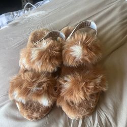 Ugg Slippers Size: Woman’s 9