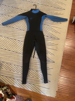 Women’s Buell RB2 4/3 Full suit Size Womens 4