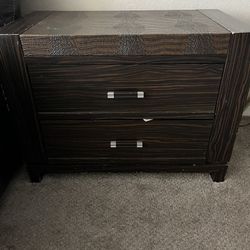 Dresser With Two Night Stands 