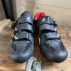 Peloton Shoes Size 39 NO BOTTOM CLIPS
