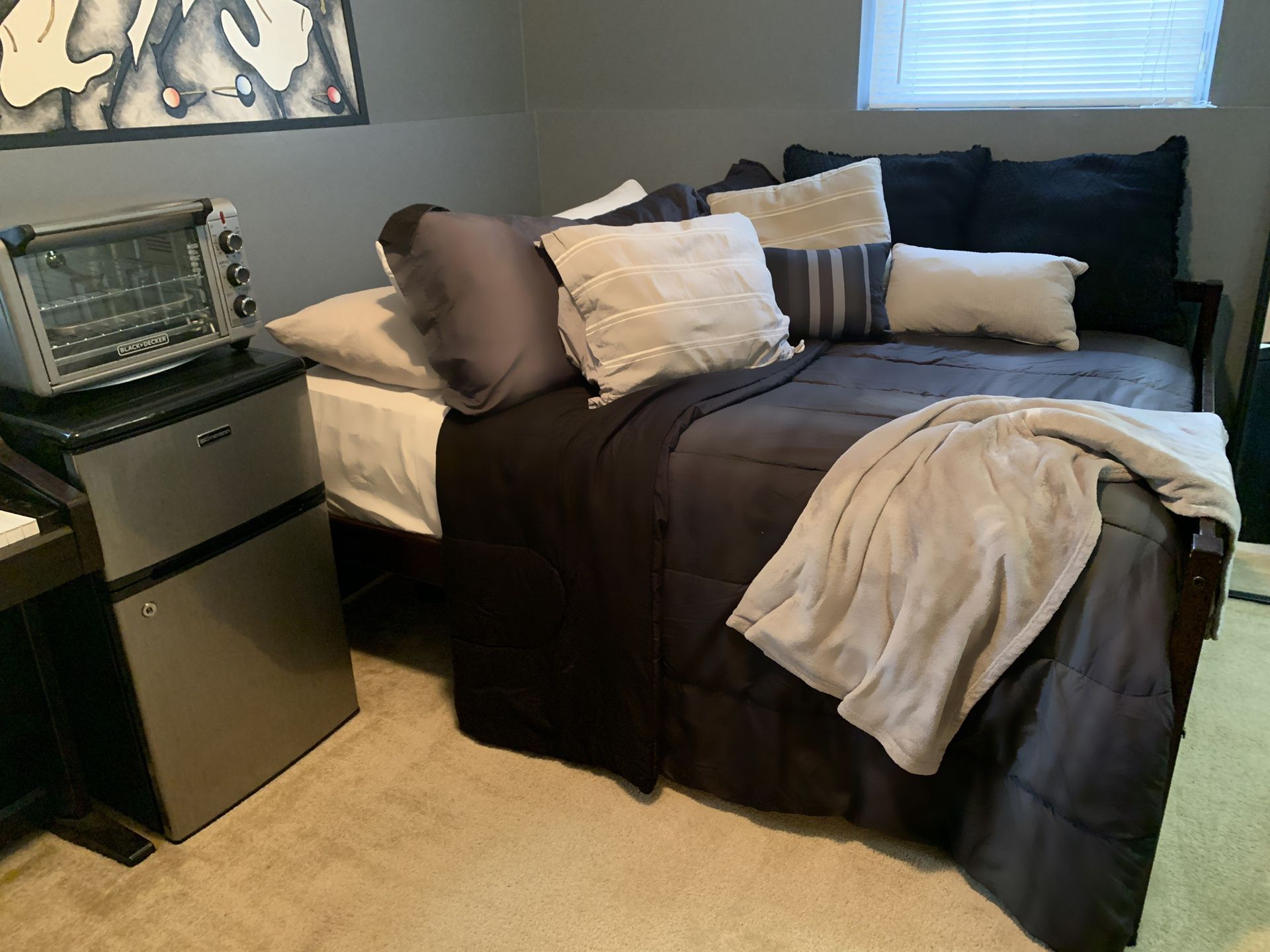 Full Size Day Bed WITH Mattress