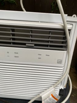 Window air conditioner 5000 BTUS