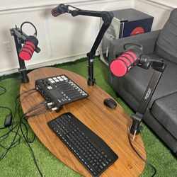 PODCASTING EQUIPMENT