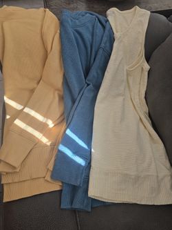 Set Of crewneck sweatshirt & Yellow Short Sleeve Cotton Top