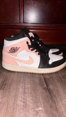 Air Jordan 1 Mid 'Crimson Tint'