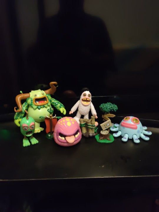 lot of 5 Singing Monsters and 4 acces