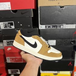 DS Jordan 1 Low Rookie Of The Year size 9.5 