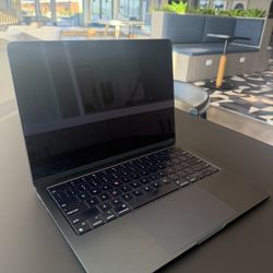 Apple MacBook Air M2 (2022) 13.6” | 8GB RAM | 256GB SSD | Midnight