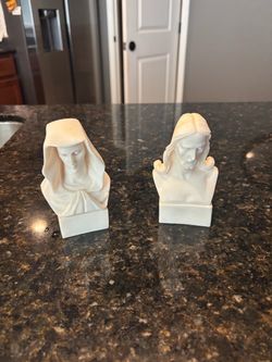 Jesus and Mary Religious figure set  of 2