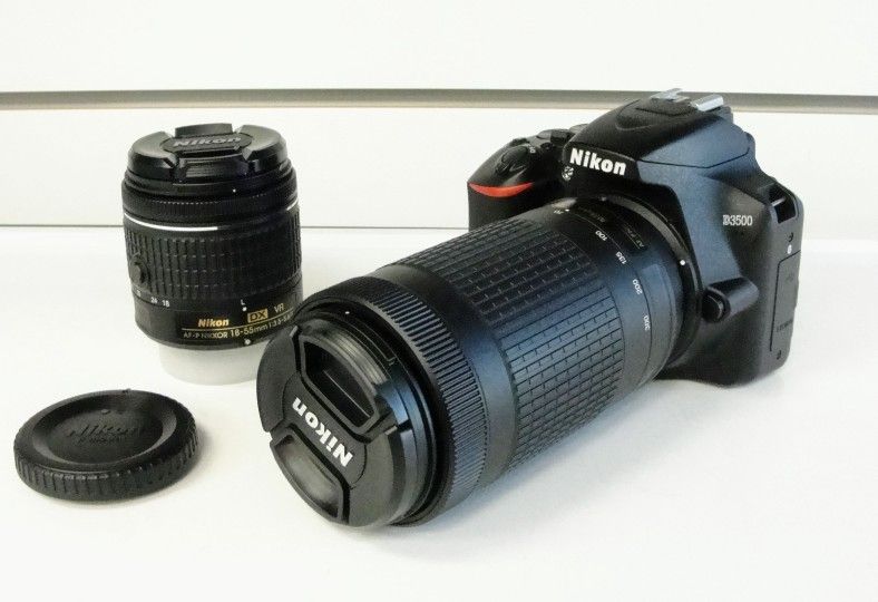 NIKON D3500 24.2 MP DSLR CAMERA KIT