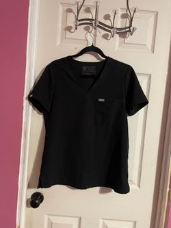 Figs Black Catarina scrub top