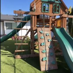 Wilderness Retreat Gorilla Play Set