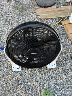 TOSHIBA fan
