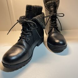 Jessica Cline Women’s Boots  Size 9 M  Black