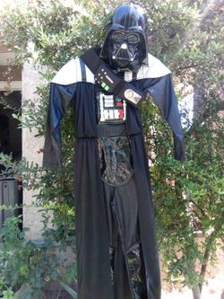 STAR WARS HALLOWEEN COSTUMES (SIZE 10-12)
