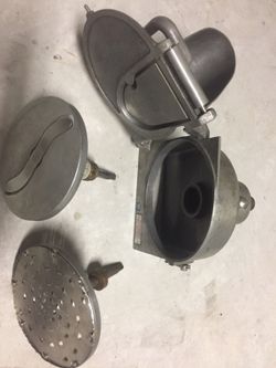 Pelican head with shredder and slicer