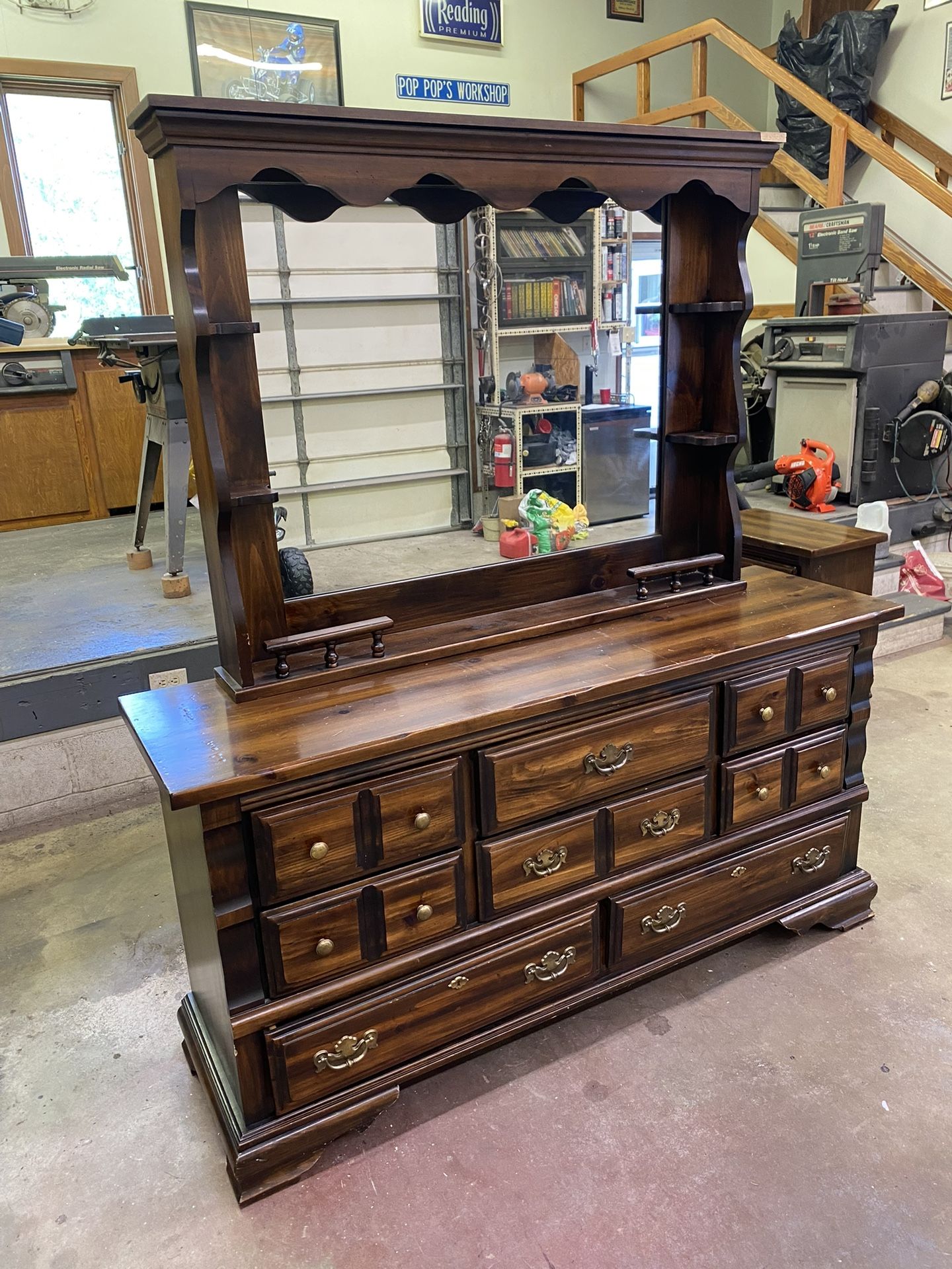 Dresser With Mirror