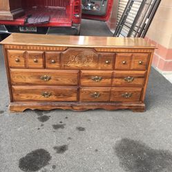 🌺🌺QUEEN SIZE BEDROOM SET:  BED FRAME, DRESSER7 DRAWER ,  🌺🌺