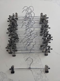 27-pack Metal Clothes Hangers with Non-Slip Clips