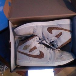 Jordan 1 Mid Brown