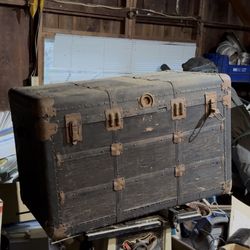 Antique Travel Trunk for Steam Railroad, Steam Ship, Ocean liner