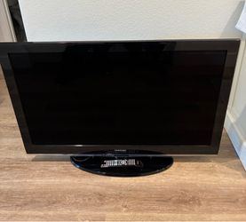 Samsung TV with Remote