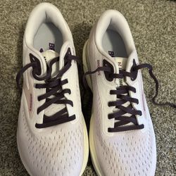 Brooks shoes 9.5