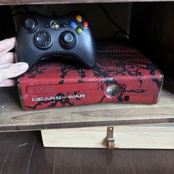 Limited Edition "Gears of War" Xbox 360 Console & Controller