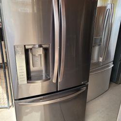refrigerator LG frenchs doors black stainless counter depht 