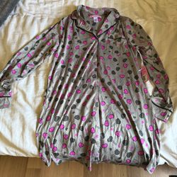 Woman’s Nightgown 