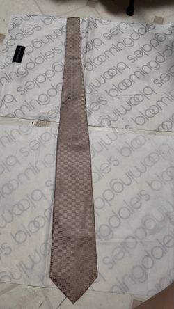 Louis Vuitton silk tie featuring a brown micro damier checked pattern
