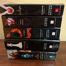 Twilight Series Book Lot Plus Bonus Book