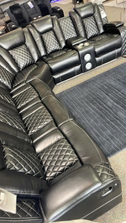 💞OM 💞  Brand New Power Reclining Sectional Black