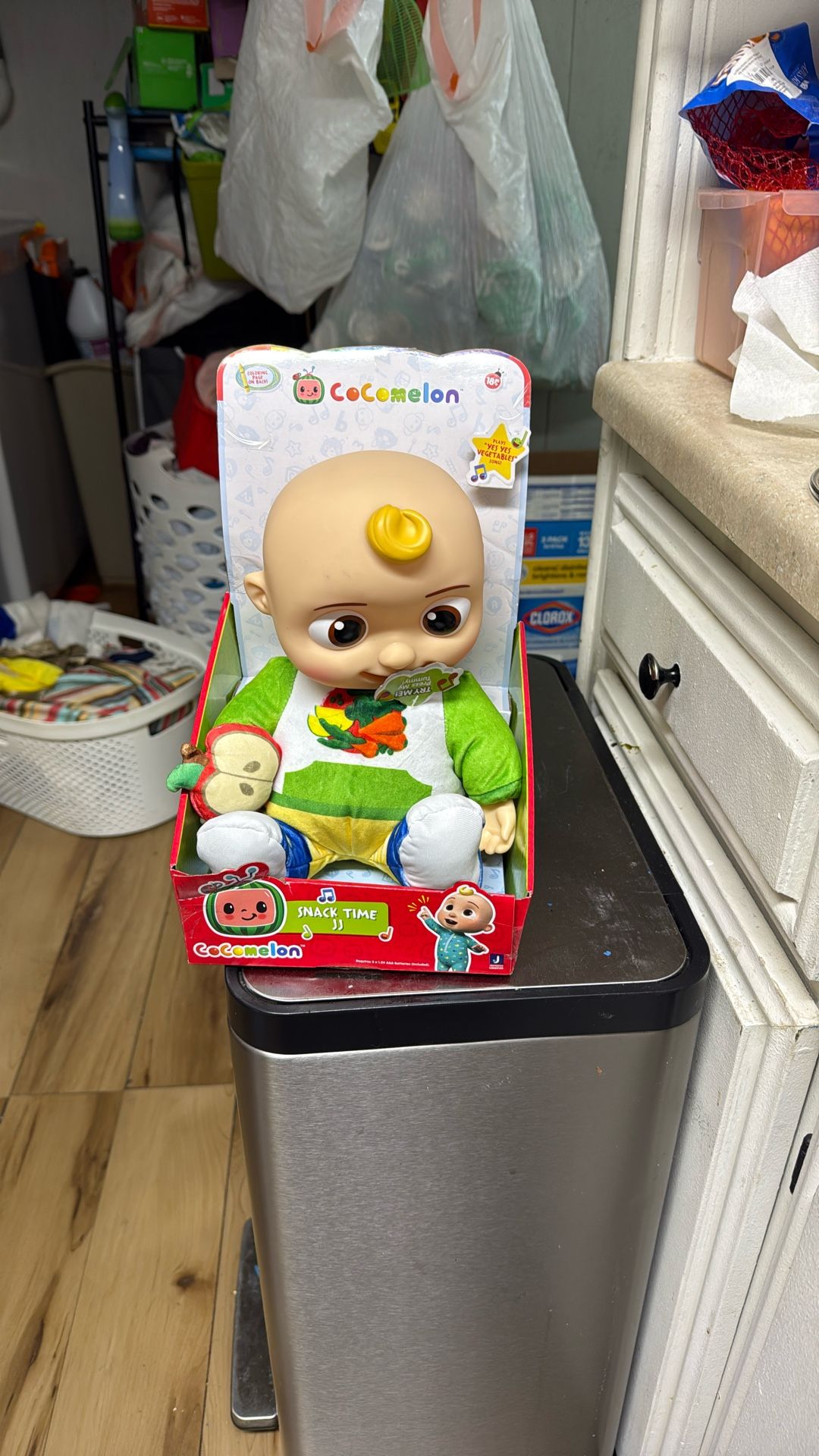 Cocomelon Plays Snack Time