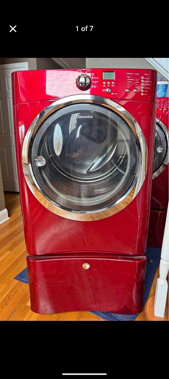 Electrolux Gas Dryer With Pedestal