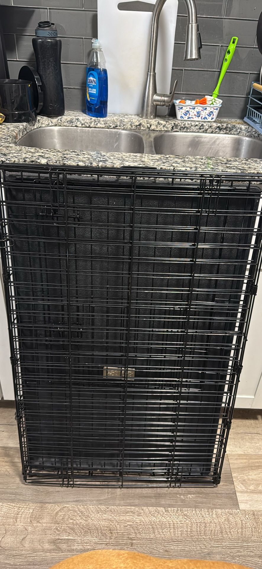 Petco brand Medium size dog crate