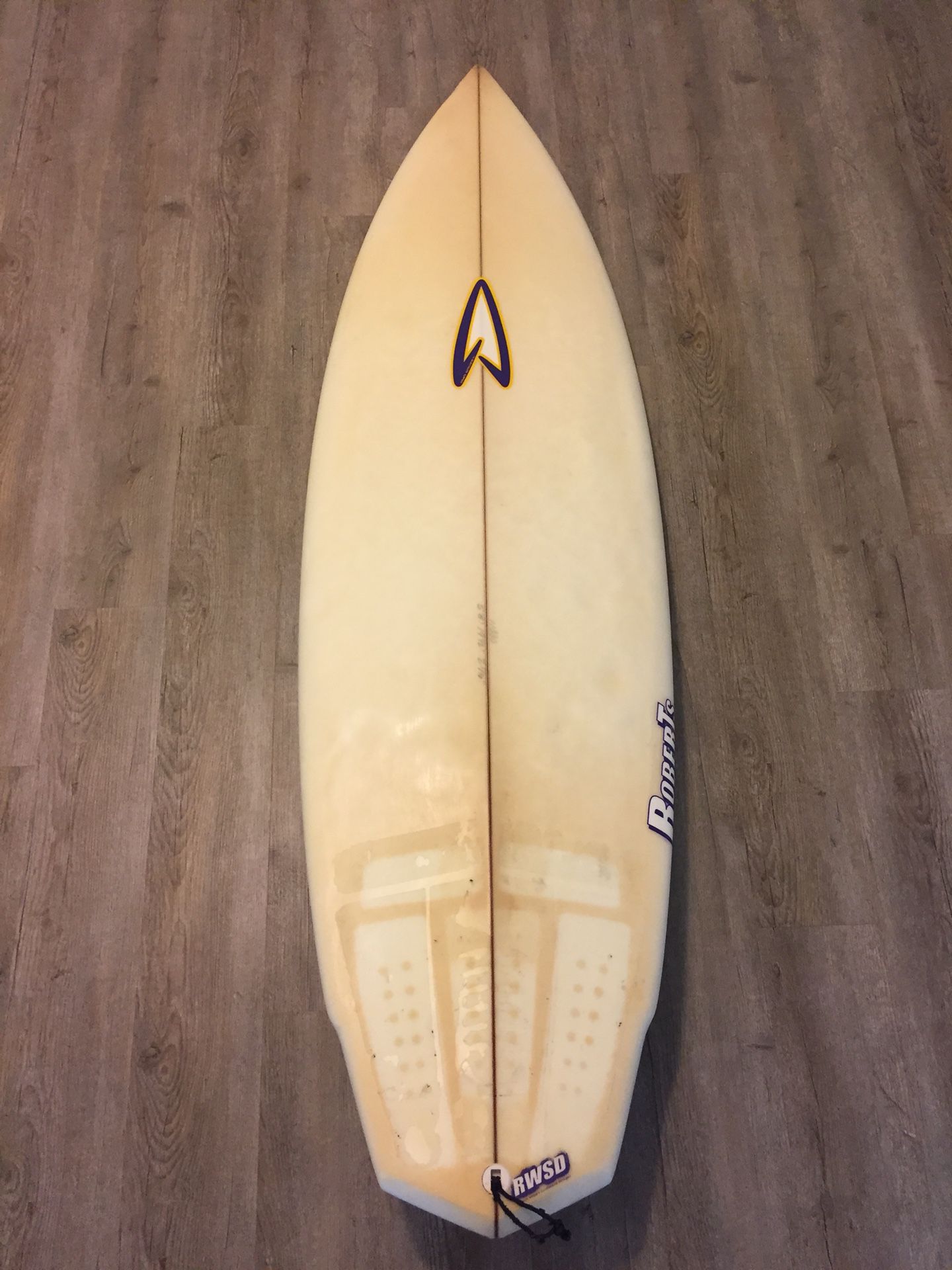 Surfboard - 5’8” Roberts Winged White Diamond