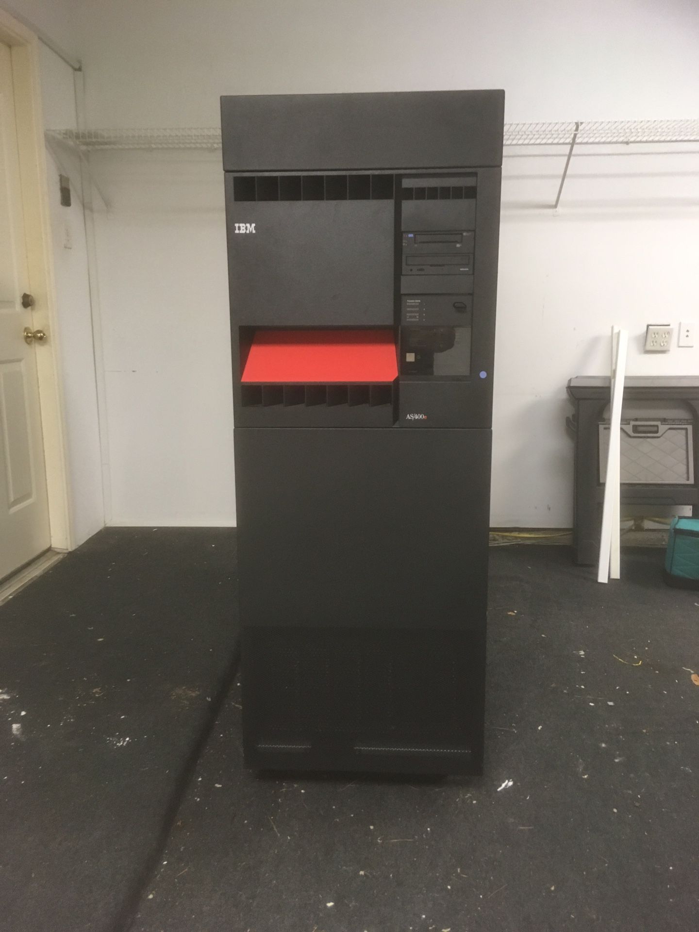 IBM AS/400-730 Model - 9406-730 Version - V5R2 Cum Release C4272530 System Type/Processor - 703-2065-1506 Total DASD - .28GB DASD